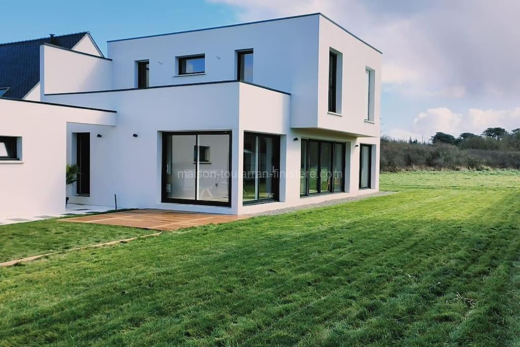 Photo de Maison moderne et lumineuse à 5 minutes à pied des plages