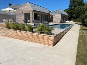 Magnifique villa avec piscine, à 5 min des plages à Landunvez